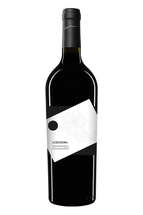 vino wine agronika montepulciano d'Abruzzo DOC 2021. Perfetto per i pranzi in famiglia con primi speziati come amatriciana, lasagna e secondi a base di arrosti di carne. Visita il sito su Sparkleitaly.it