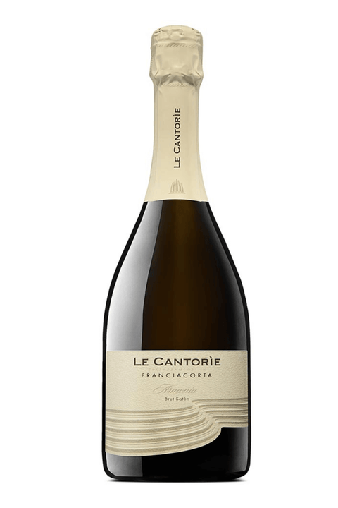 Brut saten ''Le cantorie'' Franciacorta. Il suo profumo intenso e fruttato, con sfumature di crosta di pane, ed il suo gusto pieno, ma allo stesso tempo soave e fresco. Trovalo online Sparkleitaly.it