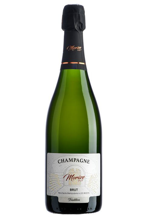 Champagne Brut Tradition Blanc de Noirs.  Questa cuvée di solo Pinot Nero presenta aromi che mescolano fiori bianchi e agrumi. L'attacco al palato è rotondo e morbido, sostenuto da sentori di frutta e vaniglia. Sul finale si avvertono note legnose.  Ottimo champagne sia da aperitivo che da tutto pasto. Trovalo online su Sparkleitaly.it